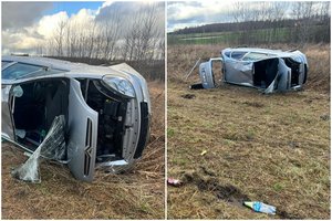 Girto vairuotojo „Citroen“ magistralėje Klaipėda – Vilnius rėžėsi į „Audi“ ir nusirito nuo šlaito