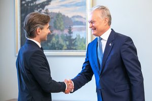 Po G. Nausėdos susitikimo su K. Budriu – atkirtis opozicijai dėl kandidato „atšalimo“