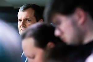 Iš buvusio premjero – įspėjimas G. Paluckui: net įsėdus į mašiną man pašnibždėdavo, ką turiu padaryti