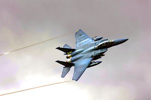 Virš trijų JAV pajėgų oro bazių Jungtinėje Karalystėje pastebėti paslaptingi dronai