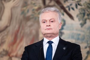 Prezidentas reiškia užuojautą dėl rašytojo, skulptoriaus J. Šikšnelio mirties