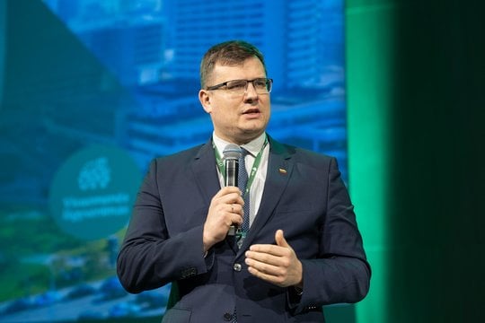 L. Kasčiūnas aptarė, ką krašto apsaugoje pavyko nuveikti per pusmetį: atėjo su viena mintimi