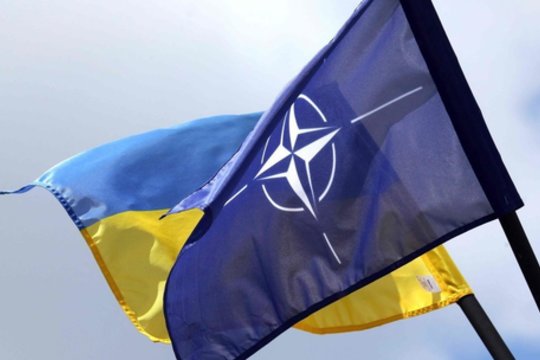 NATO šalys žada didinti ginklų gamybą Ukrainoje: atsakė, kam skiria prioritetą