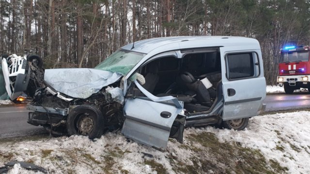 Pasidalijo vaizdais iš avarijos Šilutės r.: žuvusiųjų pavyko išvengti