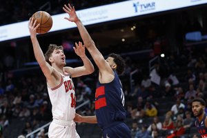 M. Buzelis tarpusavio dvikovoje buvo pranašesnis už J. Valančiūną