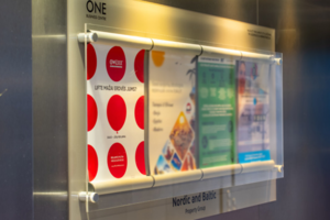 Reklama verslo centruose su OWEXX – ryški žinutė, perteikiama dėmesingai auditorijai