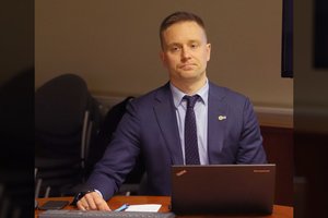 A. Zuokui pradėjus darbą Seime, naujuoju Vilniaus miesto tarybos opozicijos lyderiu tapo V. Sadauskas