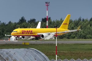 Prakalbo apie DHL lėktuvu gabentų siuntų kompensacijas – žmonės gali ir nusivilti