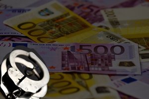 Milžiniško masto tarptautiniame finansiniame nusikaltime minimas ir Lietuvos vardas: nuostoliai siekia beveik 300 mln. eurų