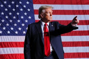 Po D. Trumpo kalbų – sujudimas JAV rinkose: verslininkai įspėja dėl kainų kilimo