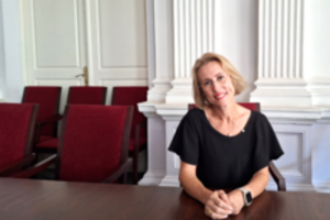 Kada nevykęs pajuokavimas ar kritika perauga į mobingą? Teisėja atskleidė esminius mobingo požymius