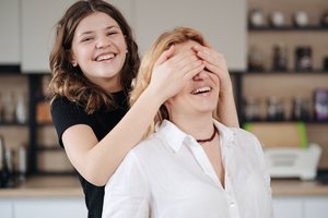 Be šaukimo ir priekaištų: specialistai primena apie veiksmingiausius auklėjimo metodus