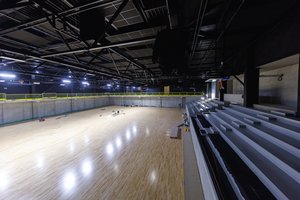 Būsimame „Wolves Twinsbet“ treniruočių centre paklotas parketas