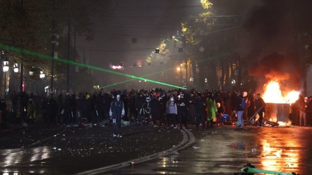 Tbilisyje įsiplieskę protestai sužeidė 26 žmones: tarp jų – ministerijos atstovai