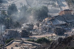 Izraelis grasina „dar giliau skverbtis“ į Libaną, jei paliaubos žlugs