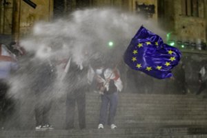 Dar vienas smūgis: Sakartvelo konstitucinis teismas atmetė reikalavimus panaikinti rinkimų rezultatus