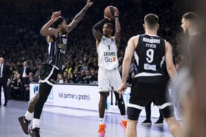 Prakeiksmas išliko: „Žalgiris“ tritaškiais talžė „Partizan“, bet serbai ir toliau neįveikiami Belgrade