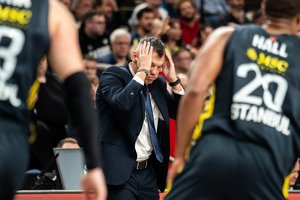 Paaiškinimų neturėjęs Š. Jasikevičius po pralaimėjimo pratrūko: „Tai – katastrofa“