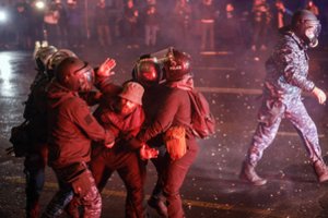 Ombudsmenas praneša apie policijos smurtą ir kankinimus Sakartvele