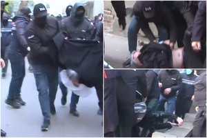 Sakartvelo policija sumušė ir suėmė opozicijos lyderį per reidą į partijos būstinę