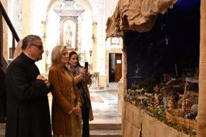 JAV pirmoji ponia Jill Biden Sicilijoje ieškojo savo itališkų šaknų