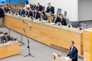 Vyriausybės programą Seimui pristačiusiam G. Paluckui – ir nepatogūs kolegų klausimai