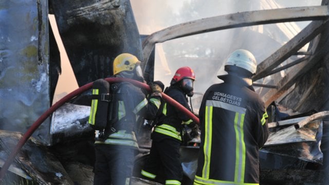 Siaubinga nelaimė Šiaulių rajone: kilus gaisrui liepsnos pasiglemžė vyro gyvybę