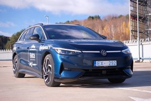 2024 m. „Volkswagen ID.7 Tourer“ testas: ar pasiteisina praktiškiausias gamintojo elektromobilis