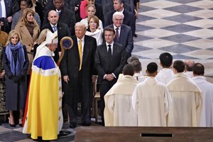 Pasaulio akys nukrypo į Paryžių: po 5 metus trukusios restauracijos atverta Dievo Motinos katedra