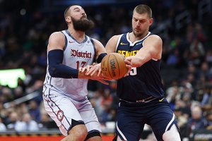 Šventė Vašingtone: J. Valančiūnas fiksavo žvėrišką statistiką, o „Wizards“ nutraukė 16 pralaimėjimų seriją