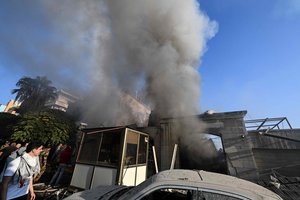 Izraelis surengė masinę ataką prieš karinius objektus Sirijoje