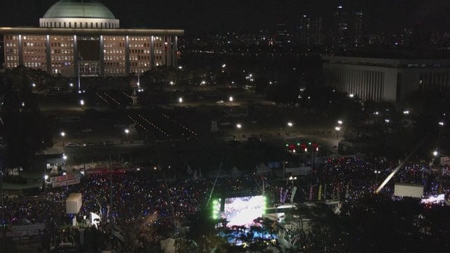 Seulo gatvėse stiprėja protestai prieš prezidentą: į pagalbą pasitelkė muziką