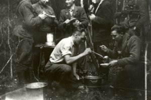 Muziejininkė atskleidė, ką valgė partizanai ir kas jiems gamino maistą