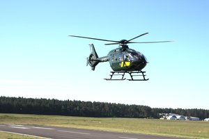 Pasieniečiai dingusio senolio paieškai pasitelkė sraigtasparnį – vyras rastas gyvas ir sveikas