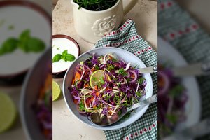 Traškios kopūstų salotos su pikantišku ingredientu: visa šeima valgė ir dar įsidėjo