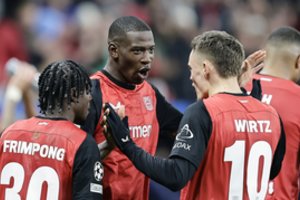 Rungtynių pabaigoje „Bayer“ išrašė pirmąjį pralaimėjimą „Inter“ futbolininkams