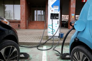 Stringa dar vienas Vokietijos pramonės sektorius: šių automobilių pagamins mažiau, nei tikėtasi