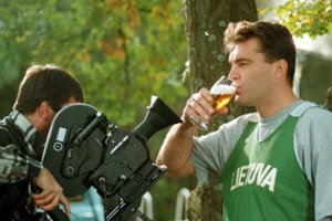 Vieni svečiai A. Sabonį pralinksmino, kiti – sugraudino: pirmadienis išaušo prie stalo