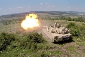 Vakarietiški tankai „Abrams“ Ukrainoje nenaudingi? Pateikė netikėtų įžvalgų
