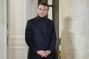E. Macronas paragino Sakartvelo milijardierių B. Ivanišvilį paleisti sulaikytus protestuotojus