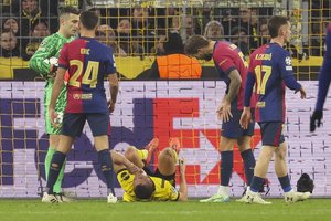 Mūšiuose dėl Čempionų lygos aštuntfinalių „Barcelona“ jau rami