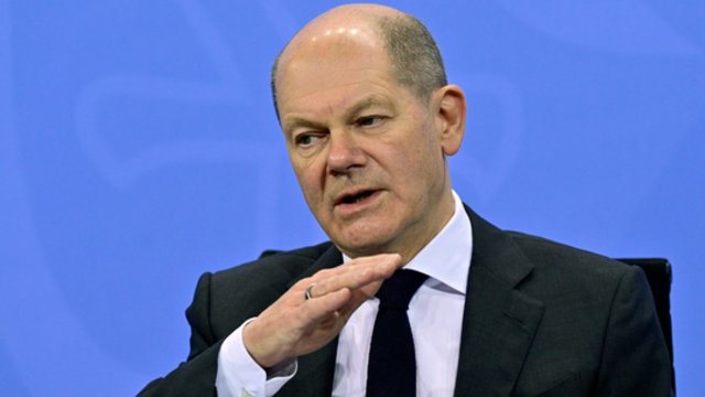 O. Scholzas vis dar kalba apie pokalbį su V. Putinu: nors nuvylė, skambutį pakartotų