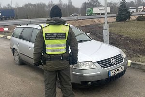 Latvio pasakojimas apie Lenkijoje lankytus vairavimo kursus pasieniečių neįtikino
