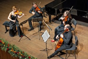 Valstybinis Vilniaus kvartetas ir pianistas S. Poška publikai dovanojo kamerinės čekų muzikos puokštę