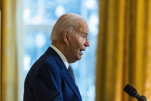 J. Bidenas sušvelnino bausmes beveik 1 500 nusikaltėlių