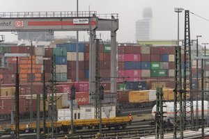 Dar viena bloga žinia didžiausiai Europos ekonomikai: Vokietijos eksportas susitraukė labiau, nei tikėtasi