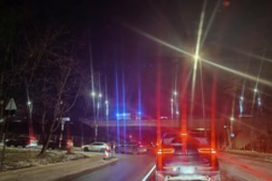 Žaibiškai reagavę Vilniaus ugniagesiai ant Žirmūnų tilto išgelbėjo žmogaus gyvybę