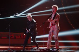 Benas Aleksandravičius su A. Mamontovu atidarė „Lietuvos balso“ nokautus: ant kojų pakėlė visą areną