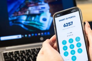 Informacinio saugumo ekspertas pasakė, kokia korta dažnai žaidžia sukčiai – taip jie gąsdina savo aukas