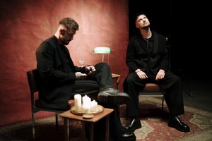 „8 Kambarys“ metus užbaigia nauju kūriniu ir vaizdo klipu: „Linkime visiems sustoti ir įkvėpti“